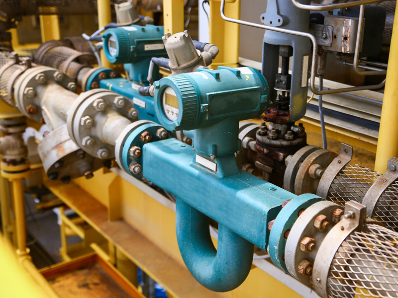 工場に点在するチラー冷却水配管の積算流量を遠隔監視！